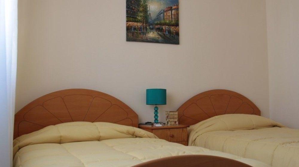 River Beach Apartments Лимасол Экстерьер фото