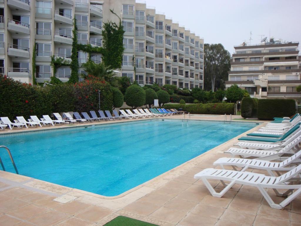 River Beach Apartments Лимасол Номер фото