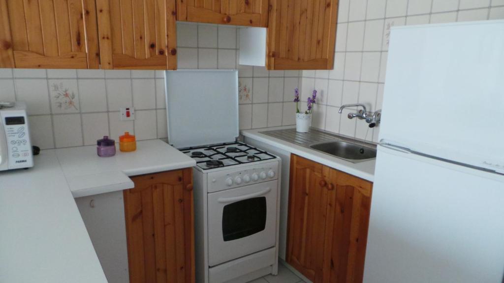 River Beach Apartments Лимасол Номер фото