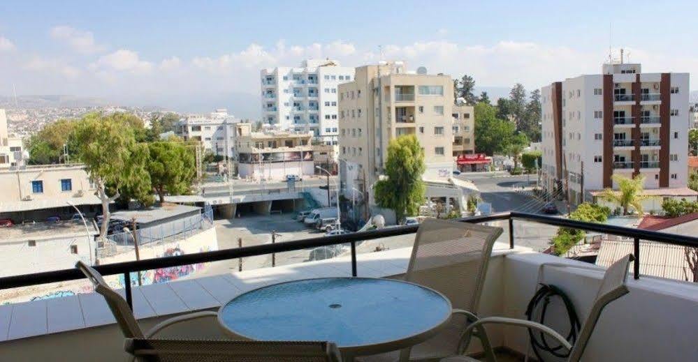 River Beach Apartments Лимасол Экстерьер фото